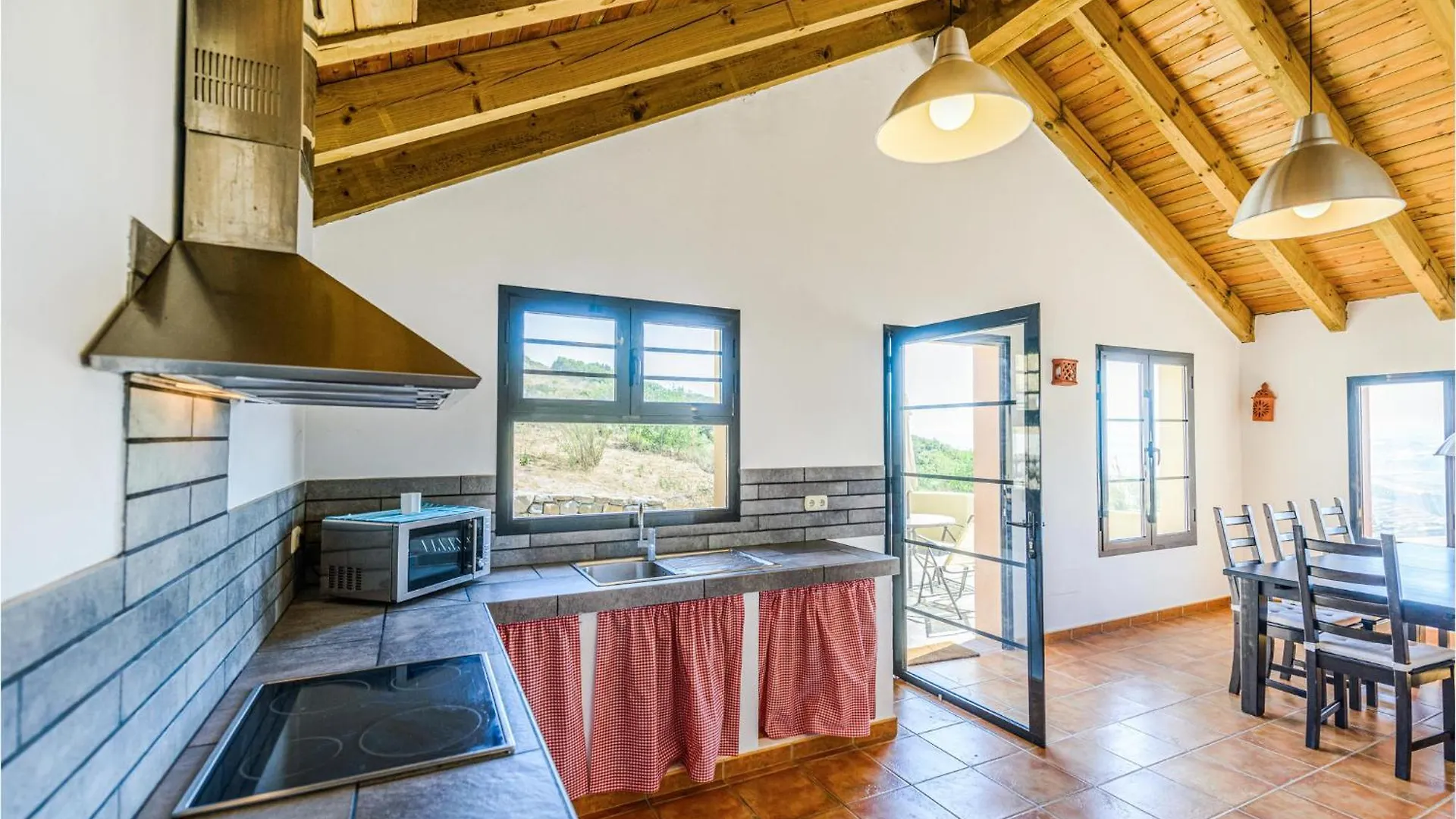 Lovely Home In El Gastor With Kitchen